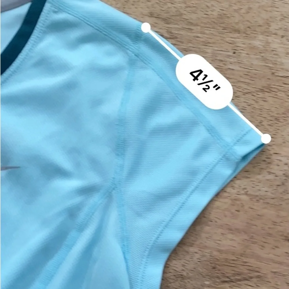 Nike Dri Fit Women’s Size Medium Blue Running Racer Athletic‎ Tee